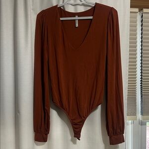 Long-Sleeve V-Neck Bodysuit in Rust